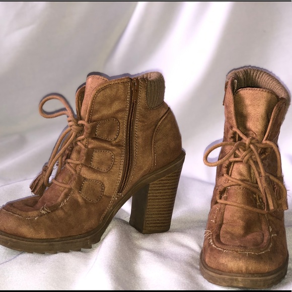 Shoes - Timberland style Bootie with a heel!